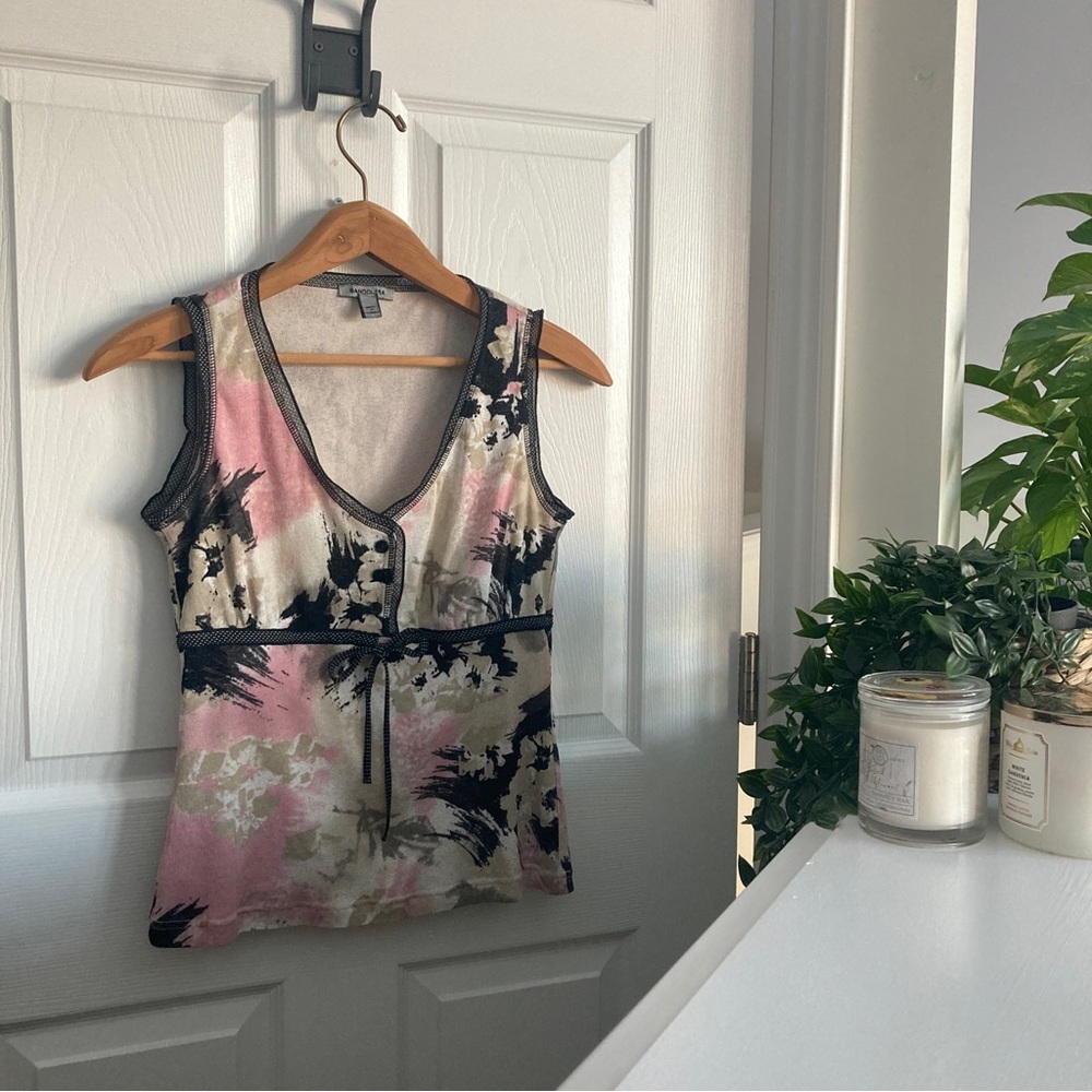 polka dot trim sleeveless top with black and pink pattern | bandolera | eu 34